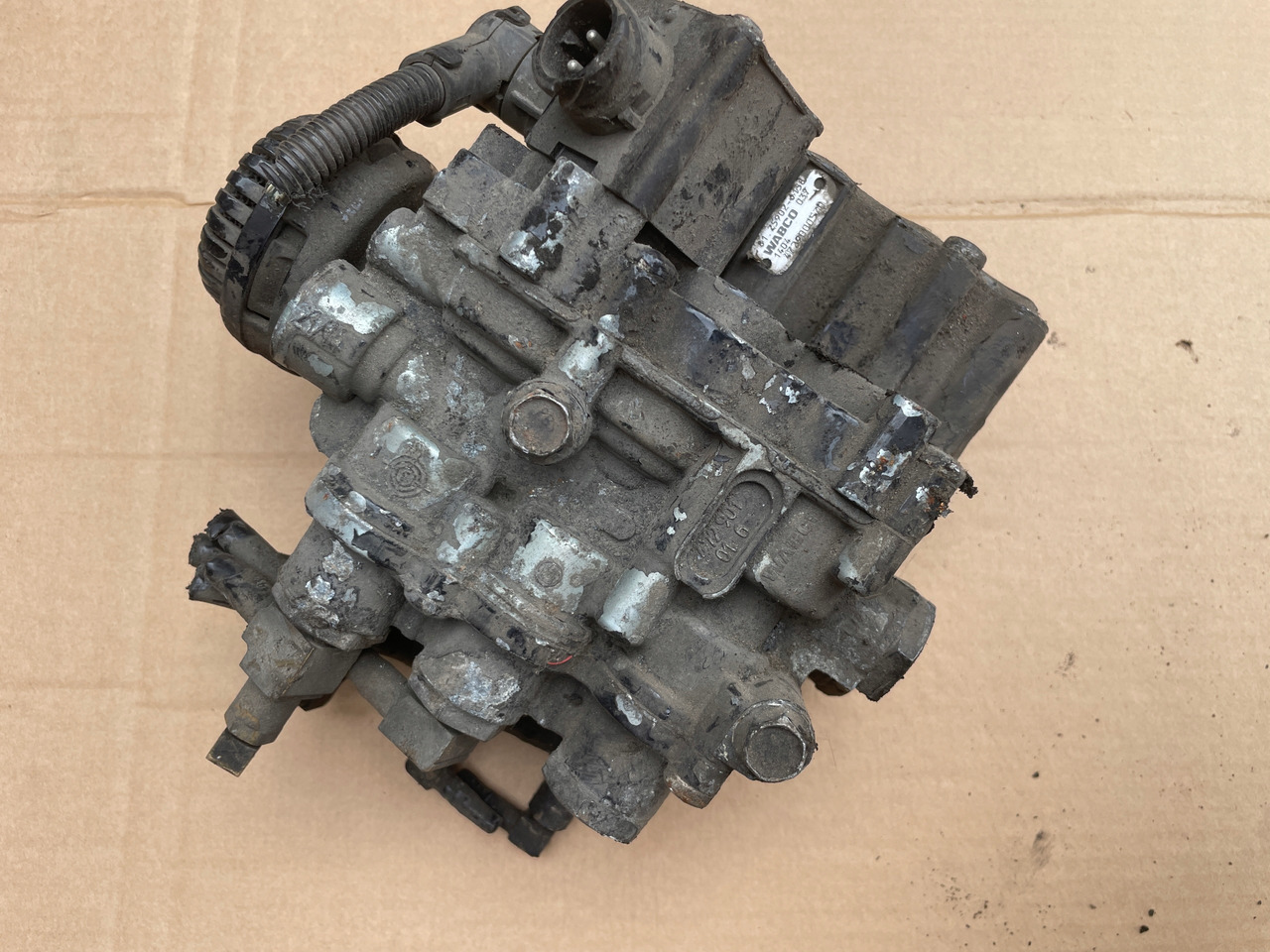 ZAWÓR PODUSZEK ECAS MAN TGA TGX TGS 4729000570 - Suspension pneumatique pour Camion: photos 2 ZAWÓR PODUSZEK ECAS MAN TGA TGX TGS 4729000570 - Suspension pneumatique pour Camion: photos 2