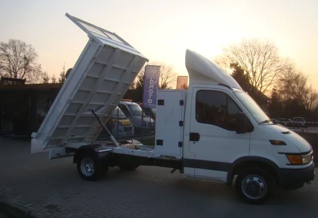 Iveco DAILY 40 C 12 - Utilitaire benne: photos 4 Iveco DAILY 40 C 12 - Utilitaire benne: photos 4