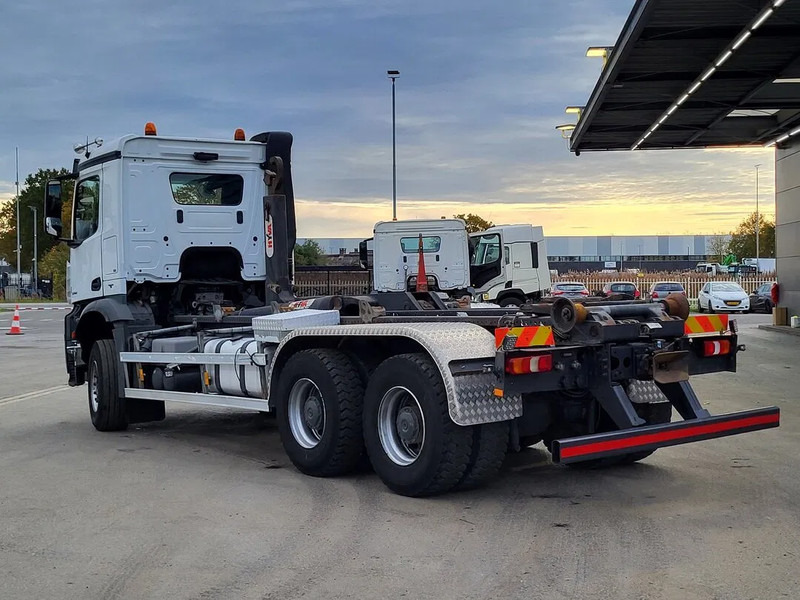 Mercedes-Benz Arocs 3342 Arocs - Camion - système de câble: photos 2 Mercedes-Benz Arocs 3342 Arocs - Camion - système de câble: photos 2