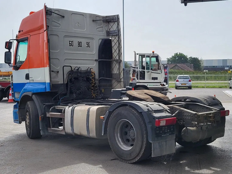Renault Premium 450 !! WATER LEAK FROM RESERVOIR TANK!! - Tracteur routier: photos 3 Renault Premium 450 !! WATER LEAK FROM RESERVOIR TANK!! - Tracteur routier: photos 3