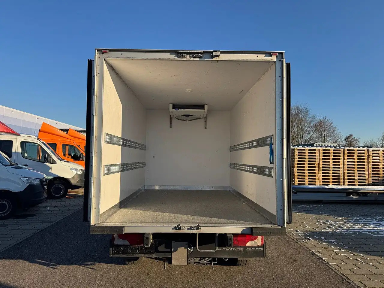 Mercedes-Benz Sprinter 317 CDI Lang Tiefkühlkoffer Carrier — crédit-bail Mercedes-Benz Sprinter 317 CDI Lang Tiefkühlkoffer Carrier: photos 13 Mercedes-Benz Sprinter 317 CDI Lang Tiefkühlkoffer Carrier — crédit-bail Mercedes-Benz Sprinter 317 CDI Lang Tiefkühlkoffer Carrier: photos 13