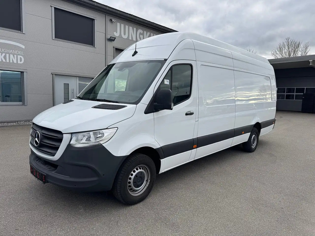 Mercedes-Benz Sprinter 317 CDI Maxi Lang Extralang XXL MBUX - Fourgon utilitaire: photos 1 Mercedes-Benz Sprinter 317 CDI Maxi Lang Extralang XXL MBUX - Fourgon utilitaire: photos 1