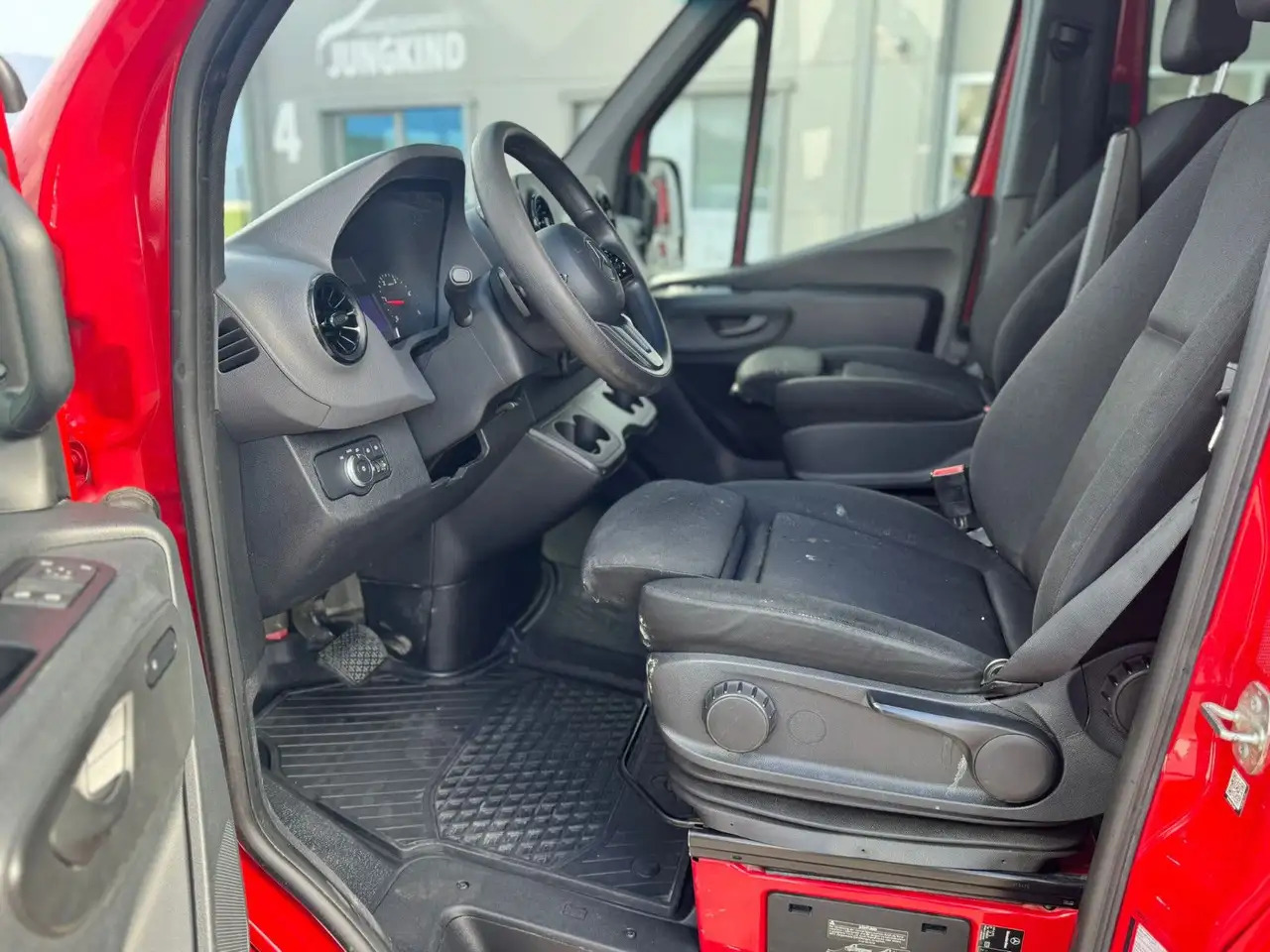 Mercedes-Benz Sprinter 317 CDI Maxi Lang Mixto AHK 3,5t MBUX - Fourgon utilitaire: photos 4 Mercedes-Benz Sprinter 317 CDI Maxi Lang Mixto AHK 3,5t MBUX - Fourgon utilitaire: photos 4