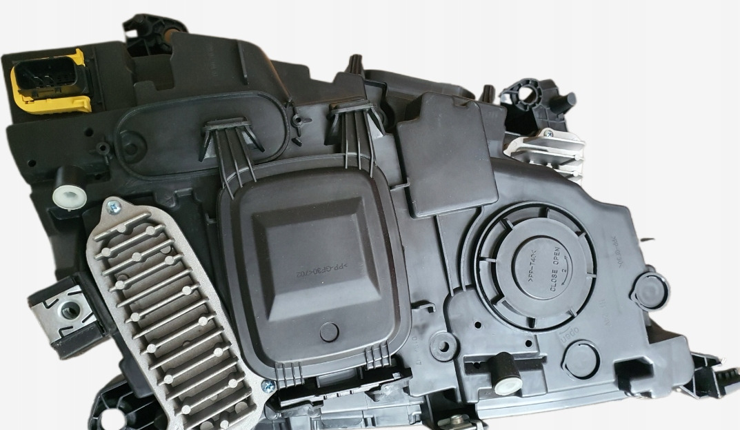 NOWY REFLEKTOR VOLVO FH4 PRAWY - Feu avant pour Camion: photos 4 NOWY REFLEKTOR VOLVO FH4 PRAWY - Feu avant pour Camion: photos 4