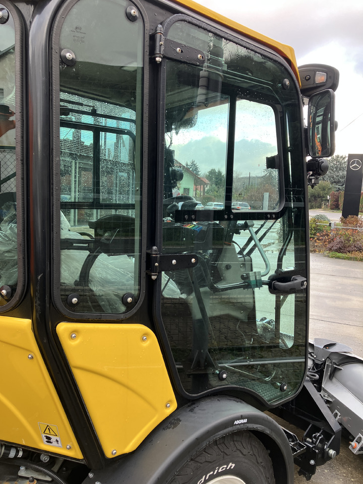 Multihog CX75 - Engin de déneigement: photos 2 Multihog CX75 - Engin de déneigement: photos 2