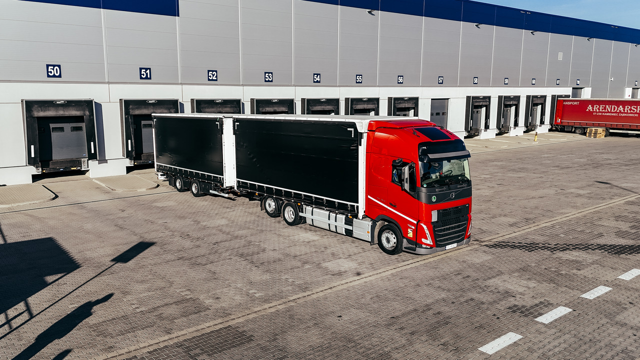 Volvo FH - Camion à rideaux coulissants: photos 2 Volvo FH - Camion à rideaux coulissants: photos 2