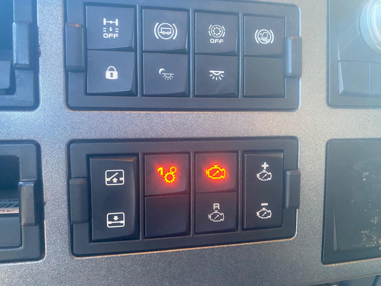 Camion benne RENAULT T460: photos 20