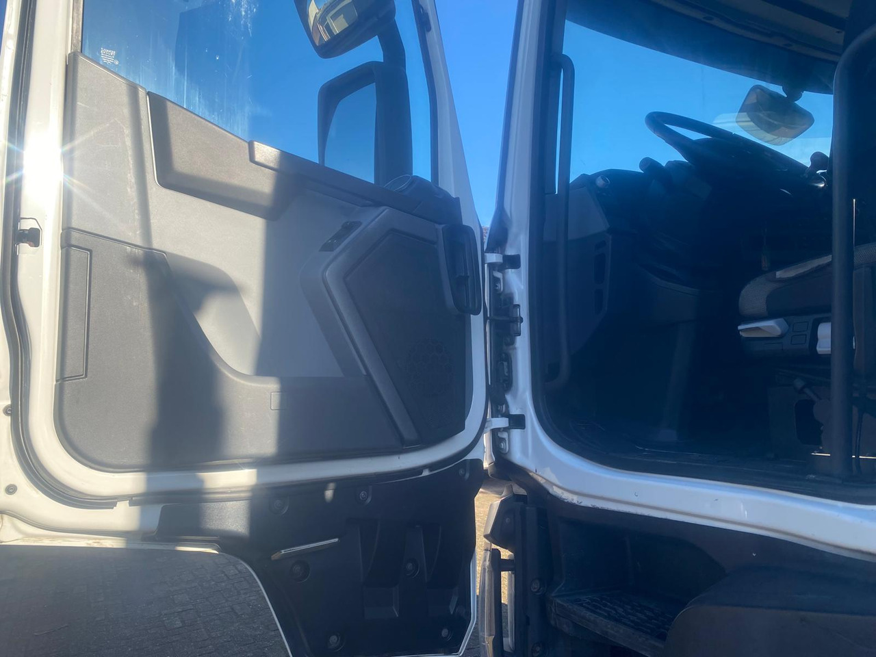 Camion benne RENAULT T460: photos 16