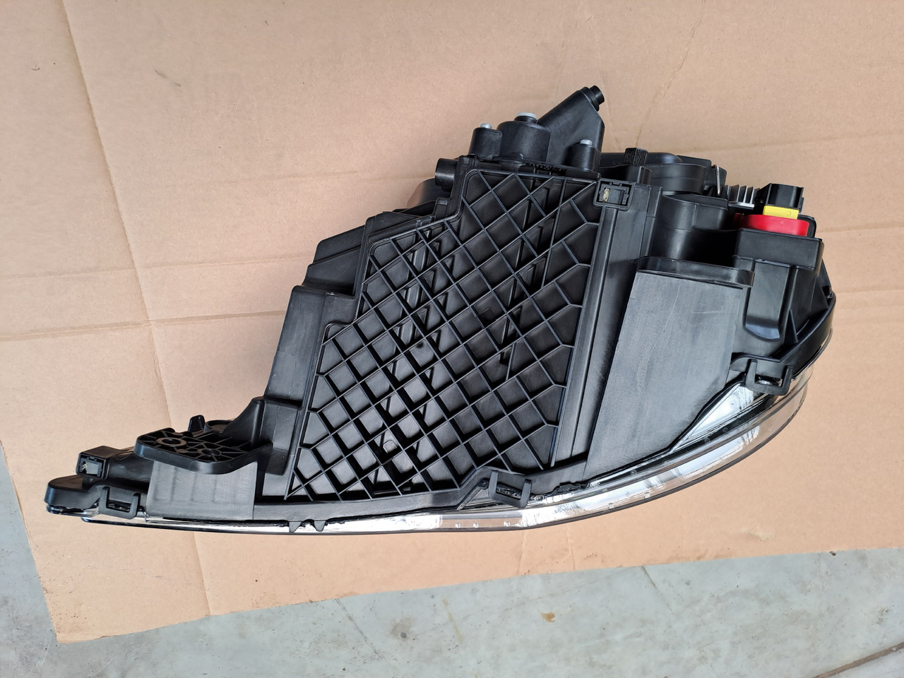 ---Neuw. Hauptscheinwerfer MAN TG3 rechts, Leuchtweitenverstellung, Artikel - Nr. : 81.25101 - 6738 - Feu avant pour Camion: photos 4 ---Neuw. Hauptscheinwerfer MAN TG3 rechts, Leuchtweitenverstellung, Artikel - Nr. : 81.25101 - 6738 - Feu avant pour Camion: photos 4