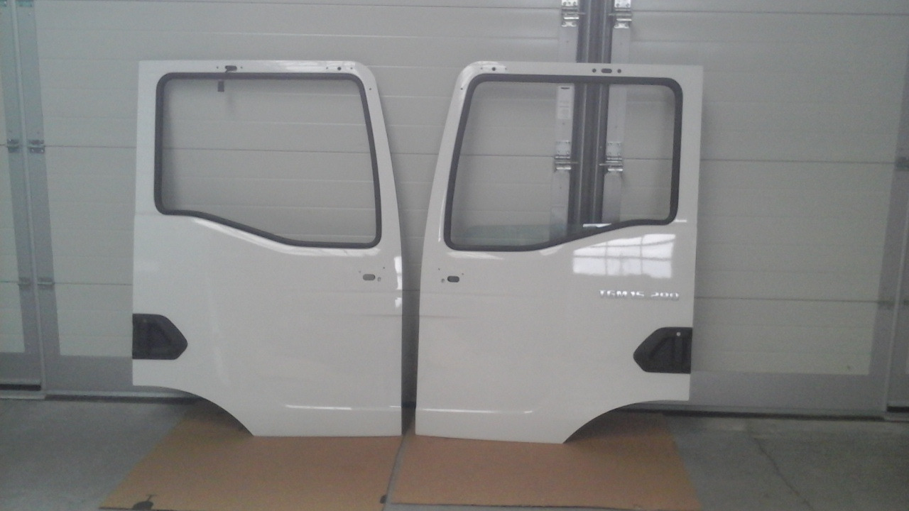 Neuwertige Türen, links und rechts, MAN TGM / TG3 15.290 Rohtüre, Artikel - Nr: 81.62600 - 4143 / 44 - Portière et pièces pour Camion: photos 1 Neuwertige Türen, links und rechts, MAN TGM / TG3 15.290 Rohtüre, Artikel - Nr: 81.62600 - 4143 / 44 - Portière et pièces pour Camion: photos 1
