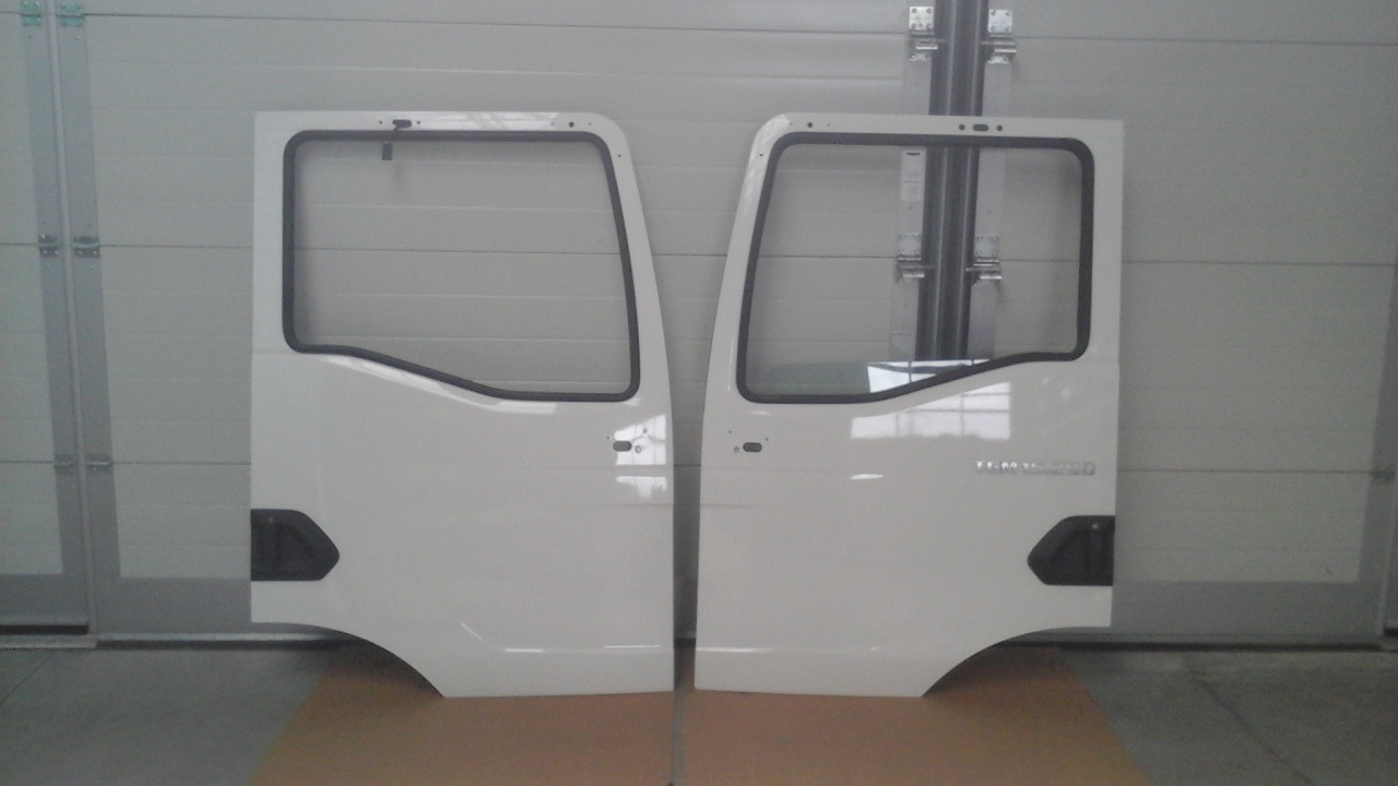 Neuwertige Türen, links und rechts, MAN TGM / TG3 15.290 Rohtüre, Artikel - Nr: 81.62600 - 4143 / 44 - Portière et pièces pour Camion: photos 3 Neuwertige Türen, links und rechts, MAN TGM / TG3 15.290 Rohtüre, Artikel - Nr: 81.62600 - 4143 / 44 - Portière et pièces pour Camion: photos 3