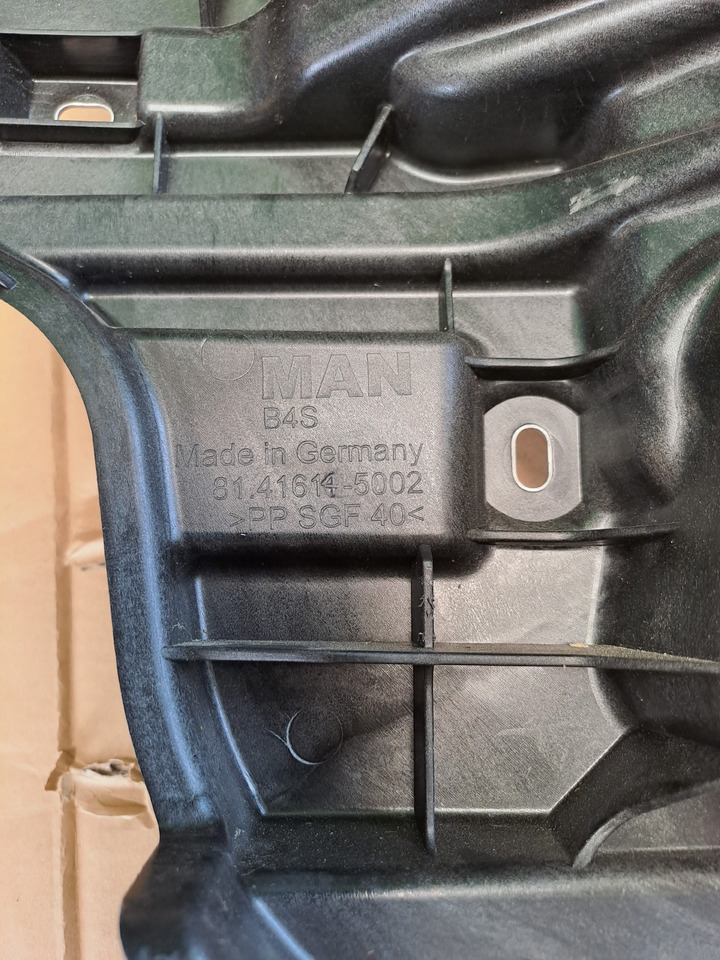 Feu avant pour Camion Neuwertiger Träger für Scheinwerfer MAN TG3 rechts, Artikel - Nr. : 81.41614 - 5002 / 5001: photos 6 Feu avant pour Camion Neuwertiger Träger für Scheinwerfer MAN TG3 rechts, Artikel - Nr. : 81.41614 - 5002 / 5001: photos 6