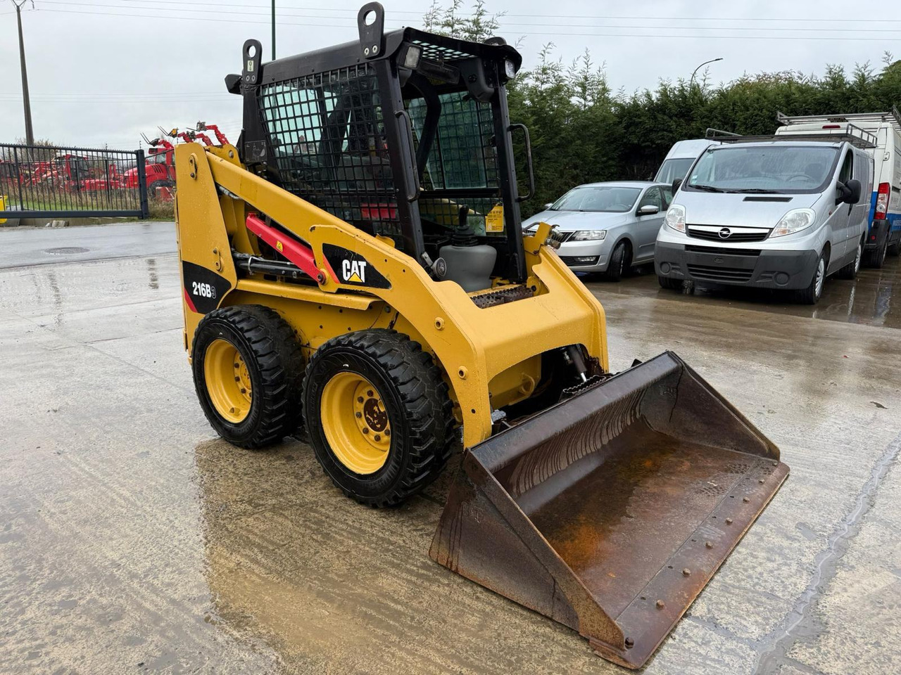 CAT 216, freza, mogučnost najma - Chargeuse: photos 1 CAT 216, freza, mogučnost najma - Chargeuse: photos 1