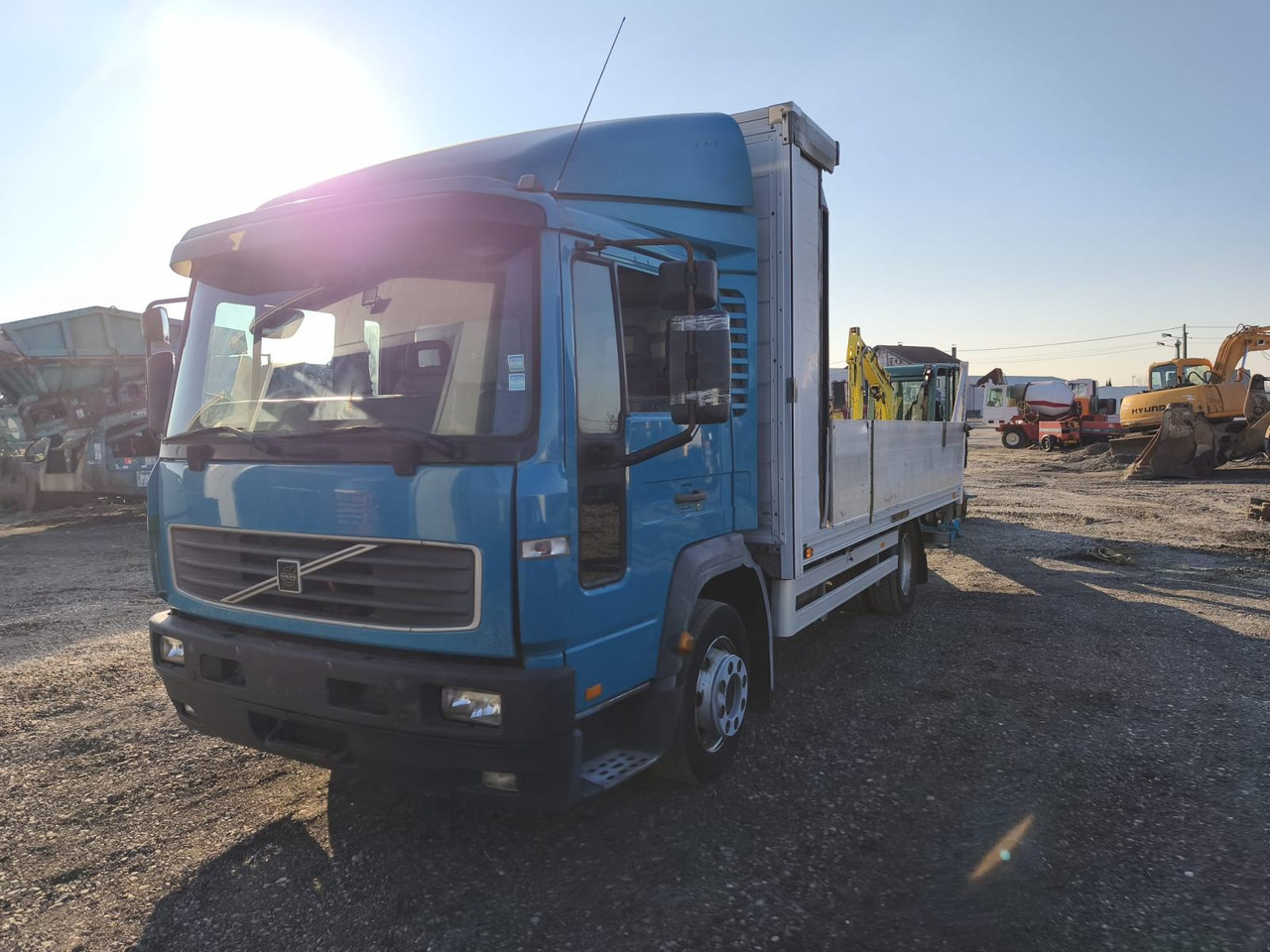 VOLVO FL 12 250, 2004 god. - Camion porte-voitures: photos 4 VOLVO FL 12 250, 2004 god. - Camion porte-voitures: photos 4