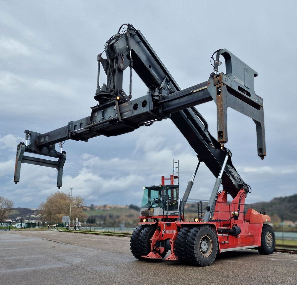 KALMAR DRF 450 70 S5XS - Reach stacker: photos 1 KALMAR DRF 450 70 S5XS - Reach stacker: photos 1
