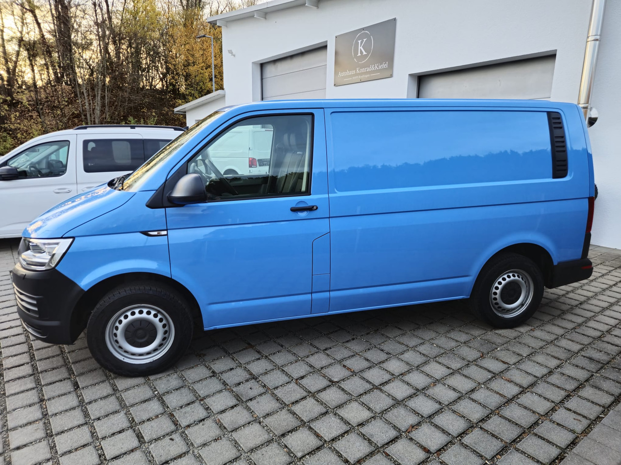 VOLKSWAGEN T6 Transporter Kasten-Kombi LED/AHK/Bluetooth - Fourgon utilitaire: photos 3 VOLKSWAGEN T6 Transporter Kasten-Kombi LED/AHK/Bluetooth - Fourgon utilitaire: photos 3