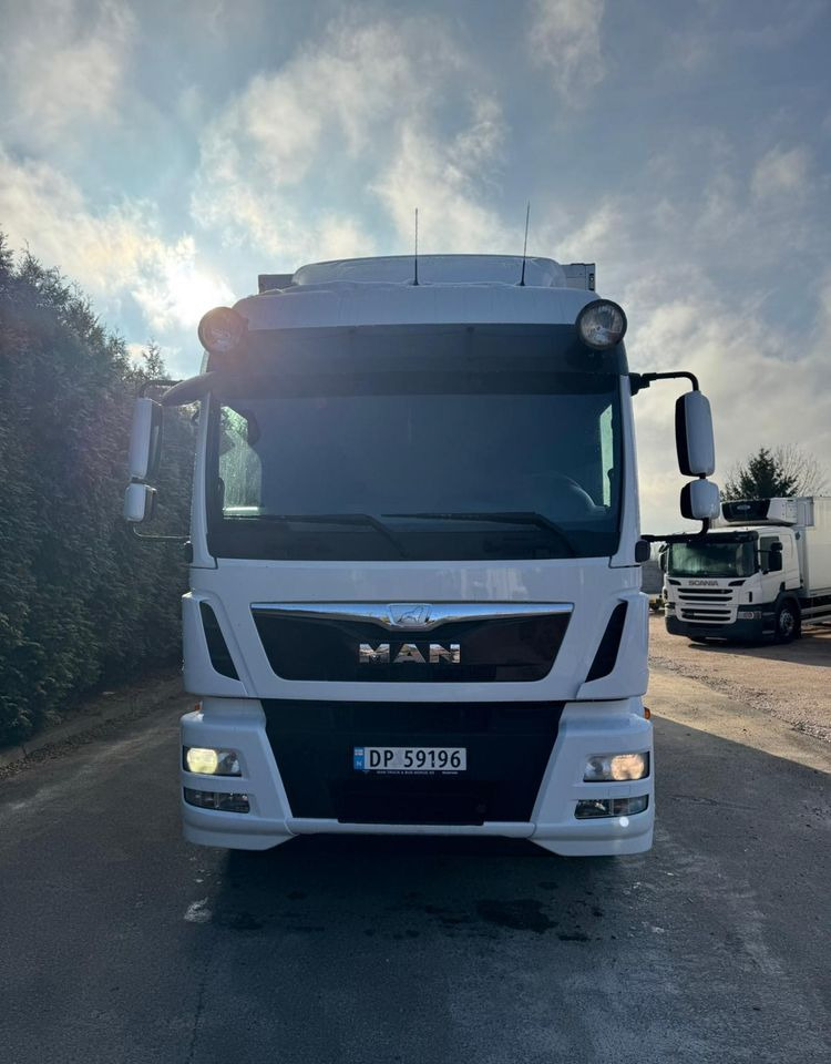 MAN MAN TGM 18.290/ IZOTERMA / OTWIERANY BOK/ /WINDA / 19 EUROPALET/ NISKI PRZEBIEG /SYPIALKA /ACC/EURO6 - Camion frigorifique: photos 3 MAN MAN TGM 18.290/ IZOTERMA / OTWIERANY BOK/ /WINDA / 19 EUROPALET/ NISKI PRZEBIEG /SYPIALKA /ACC/EURO6 - Camion frigorifique: photos 3