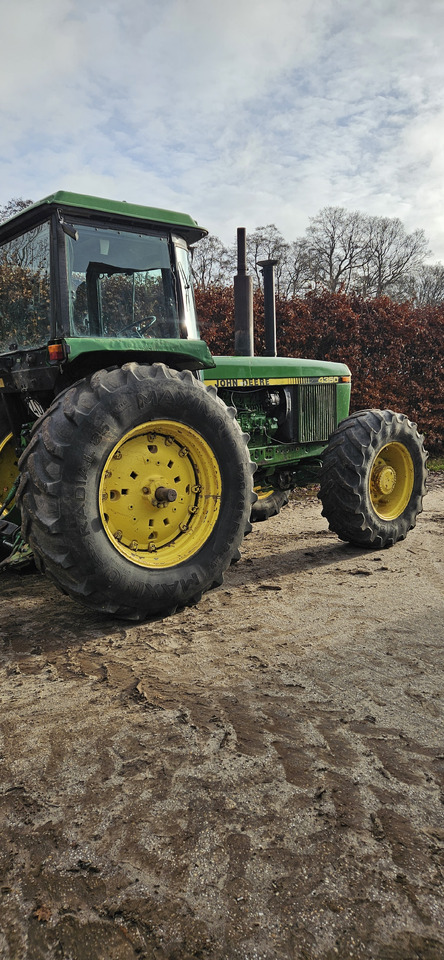 Tracteur agricole JOHN DEERE 4350: photos 7 Tracteur agricole JOHN DEERE 4350: photos 7