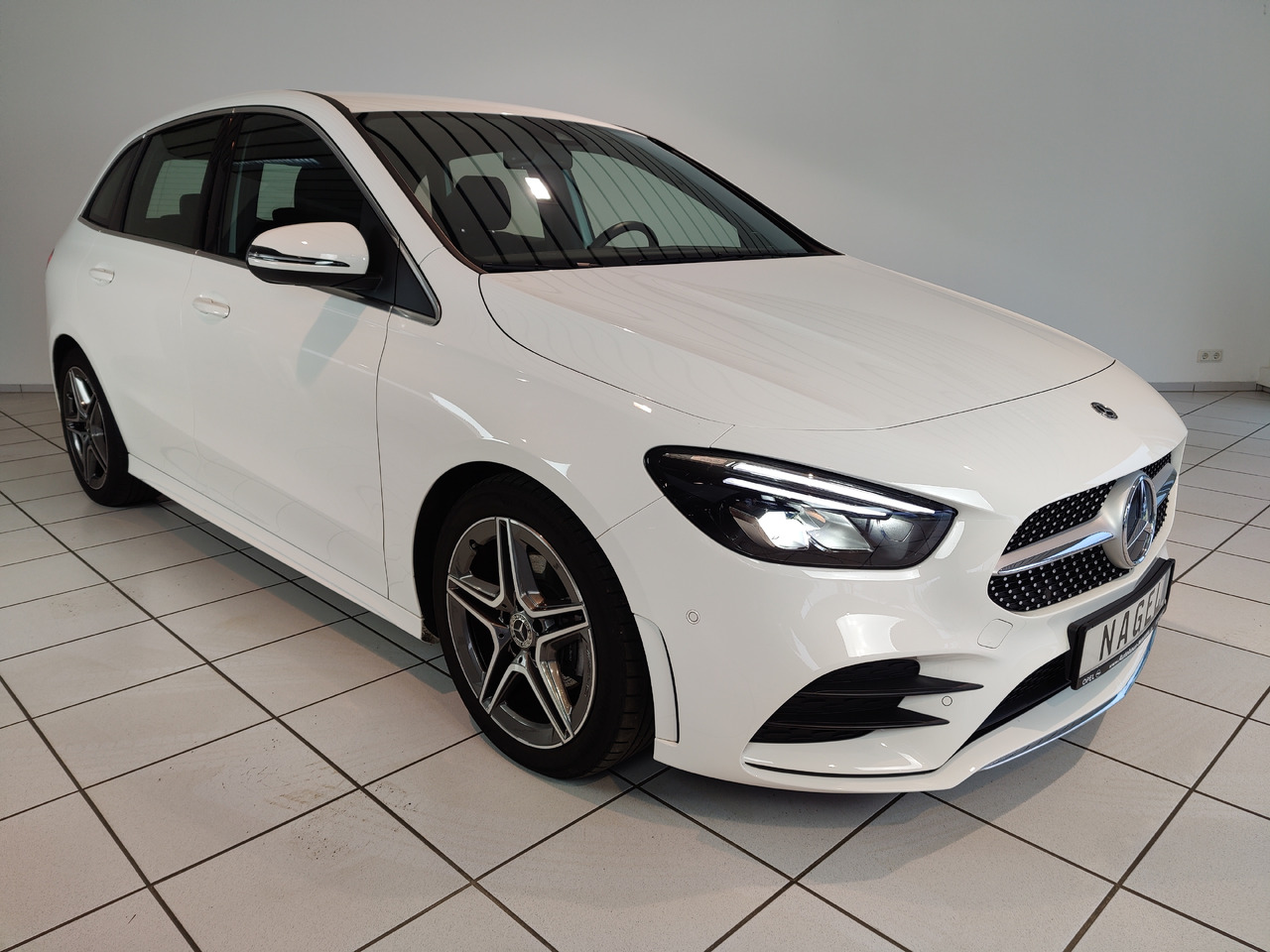 Mercedes-Benz B 200 d 8G-DCT AMG Line Kam Navi SHZ LED - Voiture: photos 2 Mercedes-Benz B 200 d 8G-DCT AMG Line Kam Navi SHZ LED - Voiture: photos 2