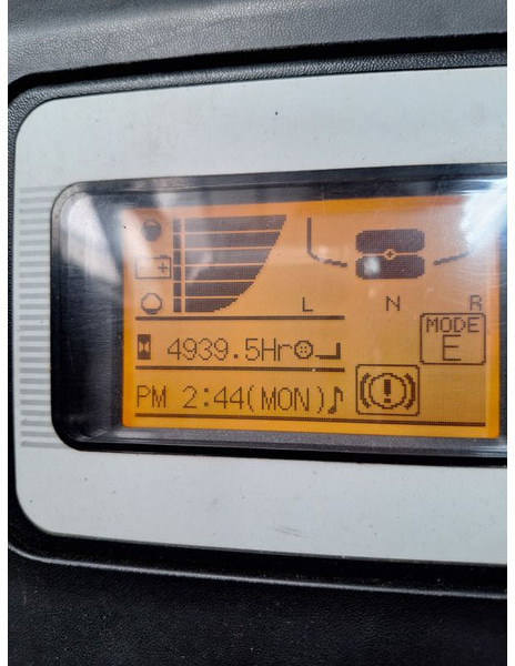 UniCarriers AG1N1L20Q - Chariot élévateur électrique: photos 4 UniCarriers AG1N1L20Q - Chariot élévateur électrique: photos 4