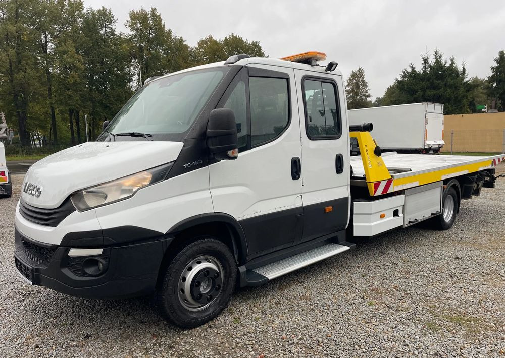 Iveco Daily 70C18 Pomoc drogowa Laweta 2017r - Remorqueuse: photos 1 Iveco Daily 70C18 Pomoc drogowa Laweta 2017r - Remorqueuse: photos 1