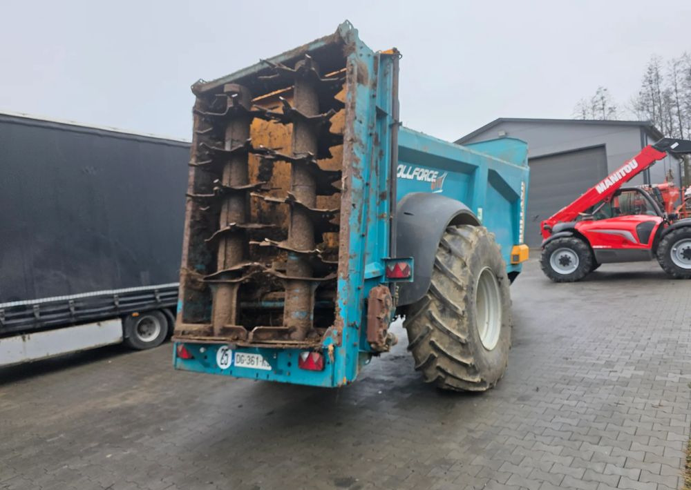 Rostselmash 6118 - Epandeur à fumier: photos 4 Rostselmash 6118 - Epandeur à fumier: photos 4