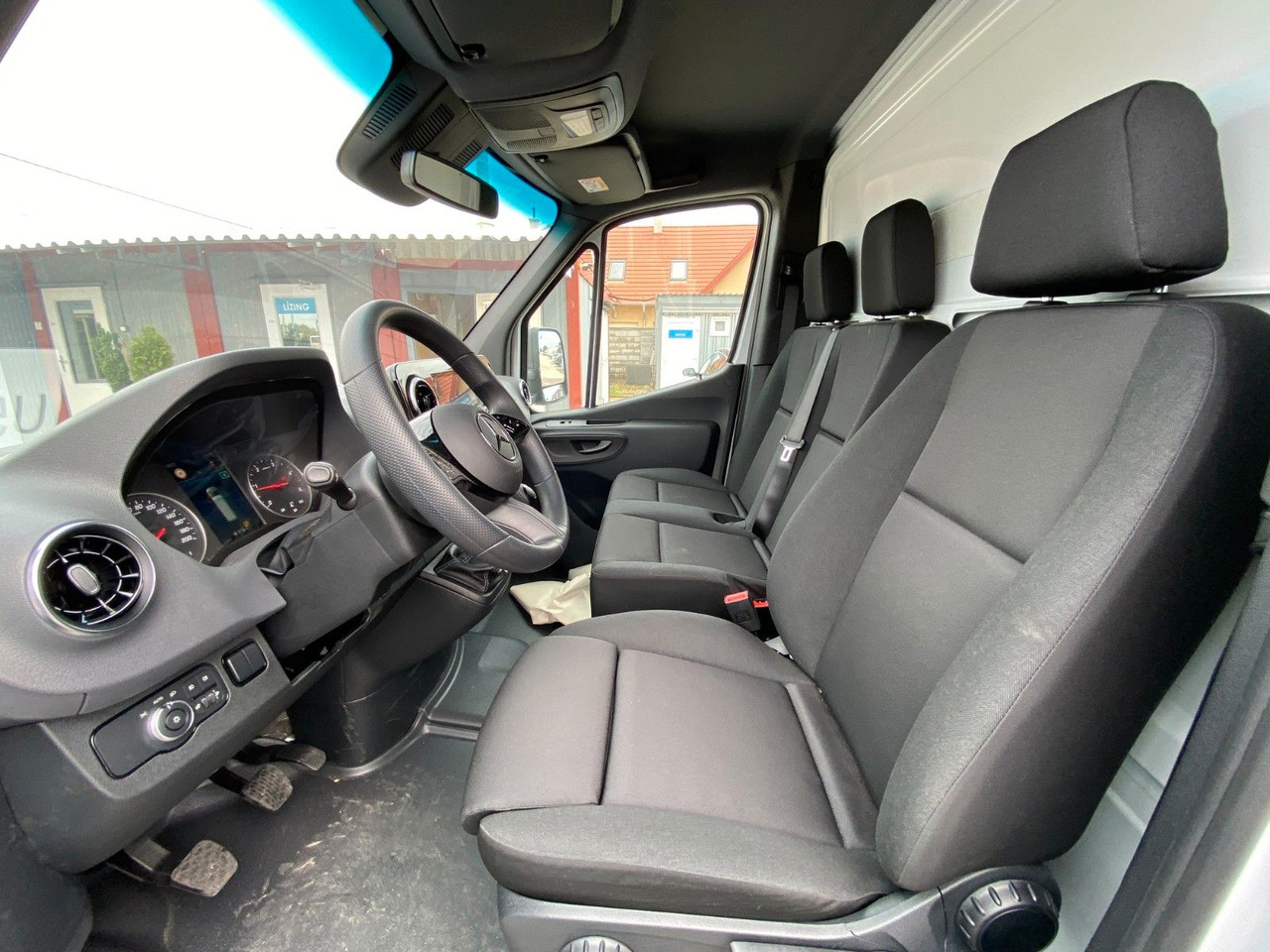 Mercedes-Benz Sprinter 319 Koffer — crédit-bail Mercedes-Benz Sprinter 319 Koffer: photos 14