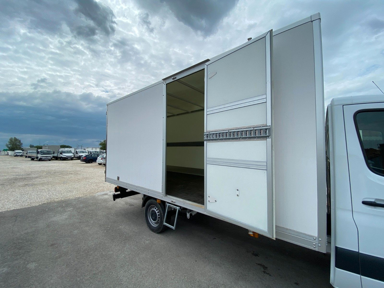 Mercedes-Benz Sprinter 319 Koffer — crédit-bail Mercedes-Benz Sprinter 319 Koffer: photos 10