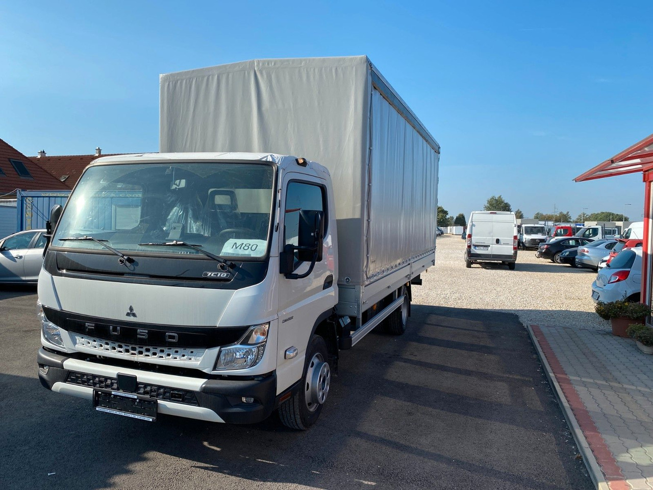 Mitsubishi FUSO CANTER 7C18 PRITSCHE+PLANE - Utilitaire rideaux coulissants (PLSC): photos 2 Mitsubishi FUSO CANTER 7C18 PRITSCHE+PLANE - Utilitaire rideaux coulissants (PLSC): photos 2