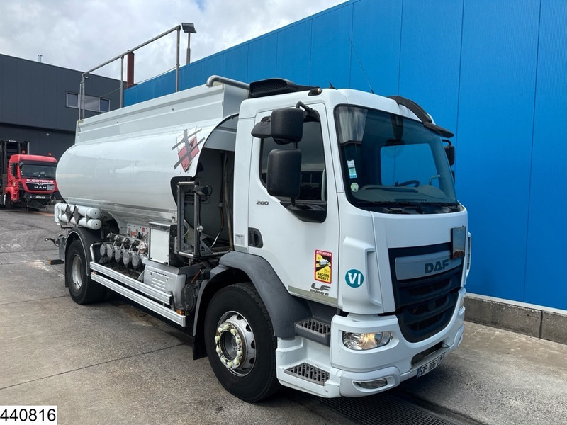 DAF LF 280 EURO 6, Manual, 13,390 litres, 5 Comp. - Camion citerne: photos 3 DAF LF 280 EURO 6, Manual, 13,390 litres, 5 Comp. - Camion citerne: photos 3