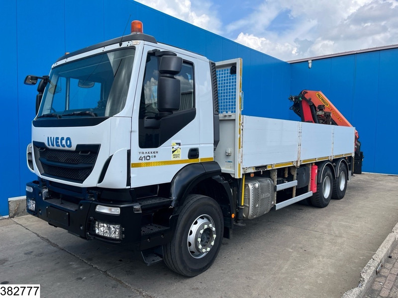 Iveco Trakker 410 6x4, EURO 6, Retarder, Palfinger, Remote - Camion plateau, Camion grue: photos 3 Iveco Trakker 410 6x4, EURO 6, Retarder, Palfinger, Remote - Camion plateau, Camion grue: photos 3