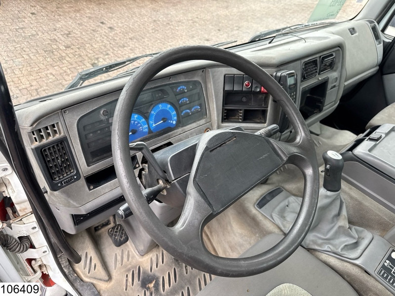 Renault Kerax 370 6x4, Manual, Steelsuspension - Camion plateau: photos 5 Renault Kerax 370 6x4, Manual, Steelsuspension - Camion plateau: photos 5