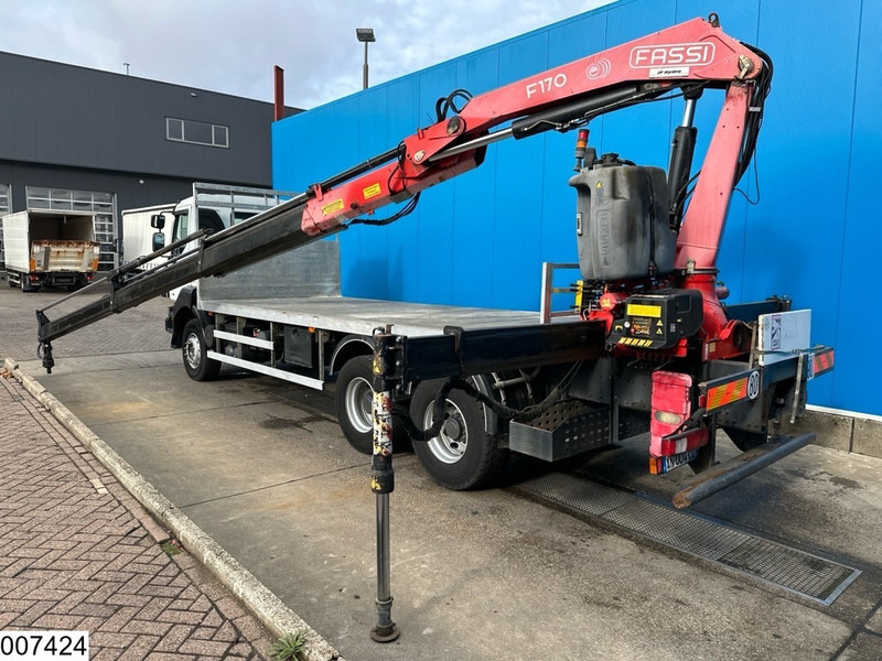 Renault Kerax 370 Dxi 6x4, EURO 4, Fassi - Camion plateau, Camion grue: photos 4 Renault Kerax 370 Dxi 6x4, EURO 4, Fassi - Camion plateau, Camion grue: photos 4