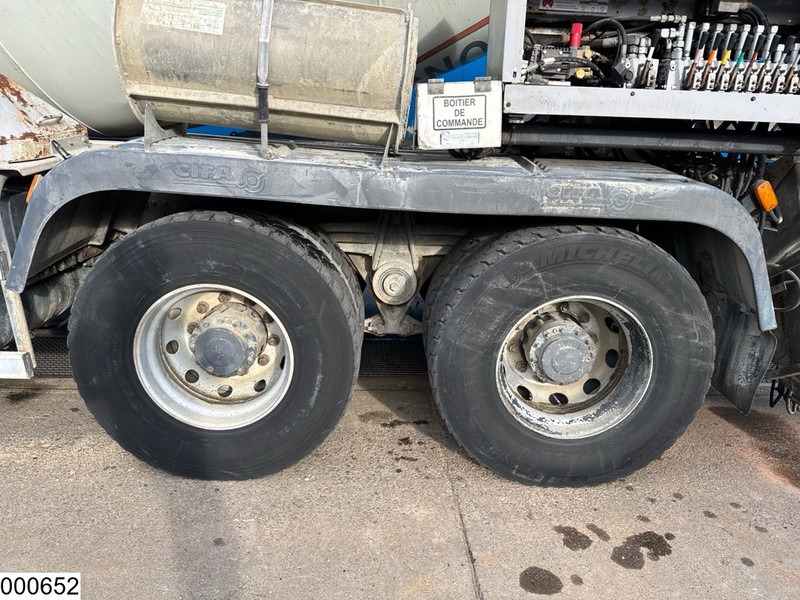 Renault Kerax 410 Dxi 8x4, Cifa, 9m3, Remote - Camion malaxeur: photos 3 Renault Kerax 410 Dxi 8x4, Cifa, 9m3, Remote - Camion malaxeur: photos 3