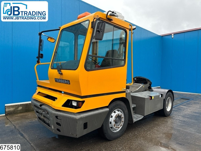 Terberg YT 182 Terminal tractor, 22.079 Operating hours - Tracteur routier: photos 1 Terberg YT 182 Terminal tractor, 22.079 Operating hours - Tracteur routier: photos 1
