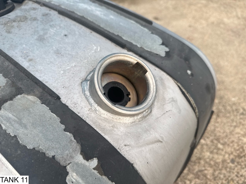 Universeel AdBlue Tank - Réservoir de carburant: photos 5 Universeel AdBlue Tank - Réservoir de carburant: photos 5