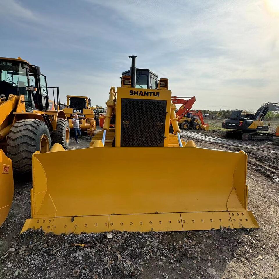 SHANTUI Equipped With Heavy Blade & Ripper For Dozing & Ripping ,high quality,second hand, low working hoursSD22 - Bulldozer: photos 2 SHANTUI Equipped With Heavy Blade & Ripper For Dozing & Ripping ,high quality,second hand, low working hoursSD22 - Bulldozer: photos 2