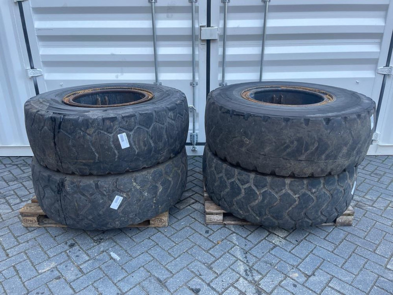 Ahlmann AZ14-BKT 17.5R25-Tire/Reifen/Band - Pneus et jantes pour Engins de chantier: photos 1 Ahlmann AZ14-BKT 17.5R25-Tire/Reifen/Band - Pneus et jantes pour Engins de chantier: photos 1
