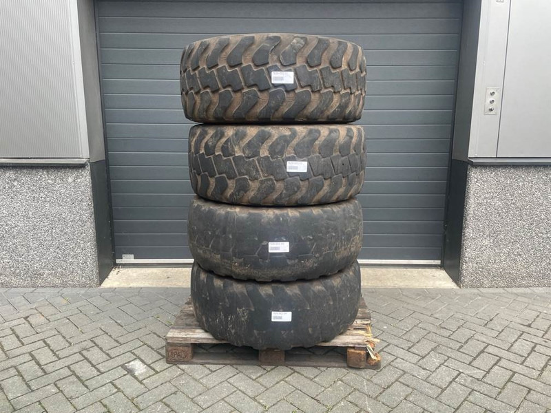 Ahlmann AZ6-Alliance 405/70R20 (16/70R20)-Tire/Reifen/Band - Pneus et jantes pour Engins de chantier: photos 1 Ahlmann AZ6-Alliance 405/70R20 (16/70R20)-Tire/Reifen/Band - Pneus et jantes pour Engins de chantier: photos 1