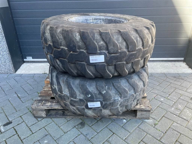 Ahlmann AZ85-Dunlop 405/70R20 (16/70R20)-Tire/Reifen/Band - Pneus et jantes pour Engins de chantier: photos 1 Ahlmann AZ85-Dunlop 405/70R20 (16/70R20)-Tire/Reifen/Band - Pneus et jantes pour Engins de chantier: photos 1