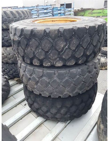 Case 521F-MTP 17.5R25-Tire/Reifen/Band - Pneus et jantes pour Engins de chantier: photos 5 Case 521F-MTP 17.5R25-Tire/Reifen/Band - Pneus et jantes pour Engins de chantier: photos 5