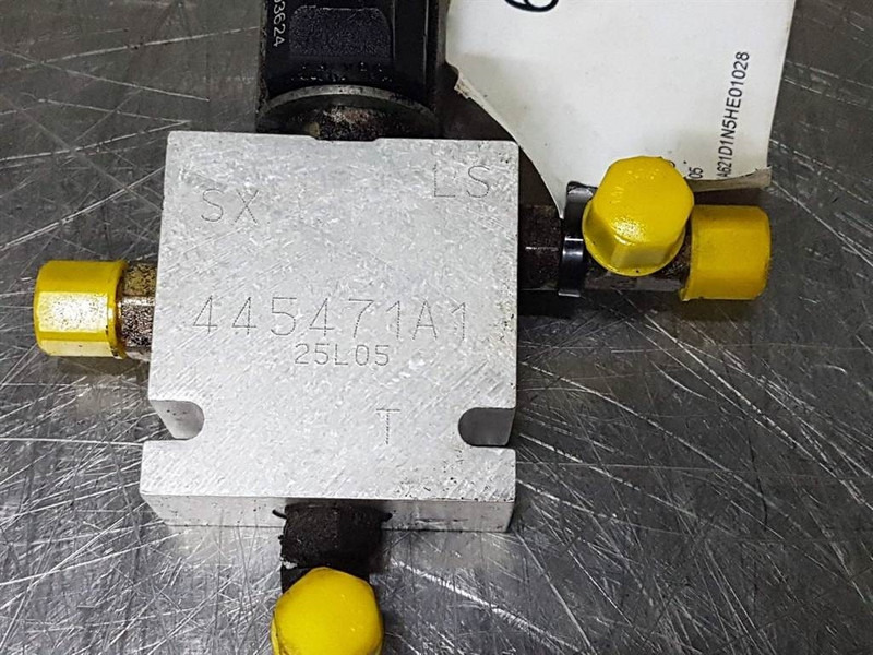 Case 621D-CNH 445471A1-Valve/Ventile/Ventiel - Hydraulique pour Engins de chantier: photos 3 Case 621D-CNH 445471A1-Valve/Ventile/Ventiel - Hydraulique pour Engins de chantier: photos 3