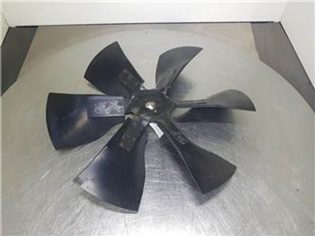 Case 921C - Fan/Lüfterrad/Koelvin - Moteur pour Engins de chantier: photos 1 Case 921C - Fan/Lüfterrad/Koelvin - Moteur pour Engins de chantier: photos 1