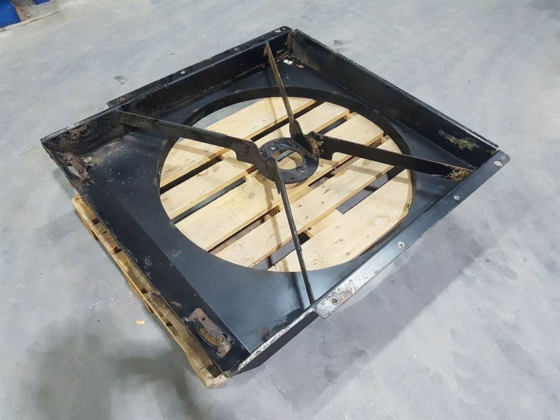 Case 921C -Fan/Lüfterrad/Koelvin - Moteur pour Engins de chantier: photos 3 Case 921C -Fan/Lüfterrad/Koelvin - Moteur pour Engins de chantier: photos 3