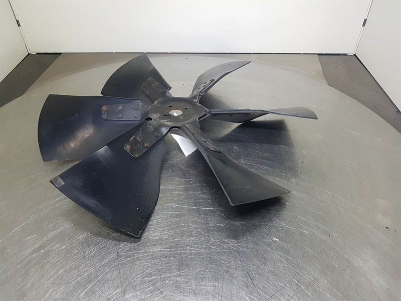 Case 921C - Fan/Lüfterrad/Koelvin - Moteur pour Engins de chantier: photos 3 Case 921C - Fan/Lüfterrad/Koelvin - Moteur pour Engins de chantier: photos 3