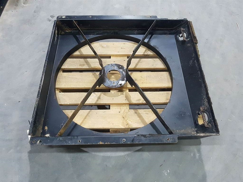 Case 921C -Fan/Lüfterrad/Koelvin - Moteur pour Engins de chantier: photos 1 Case 921C -Fan/Lüfterrad/Koelvin - Moteur pour Engins de chantier: photos 1