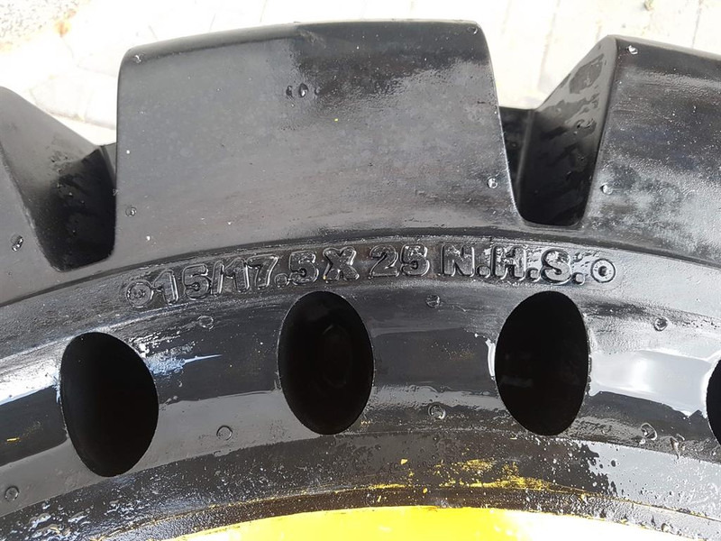 Cat 910/914 - 447-1131 - Tyre/Reifen/Band — crédit-bail Cat 910/914 - 447-1131 - Tyre/Reifen/Band: photos 7