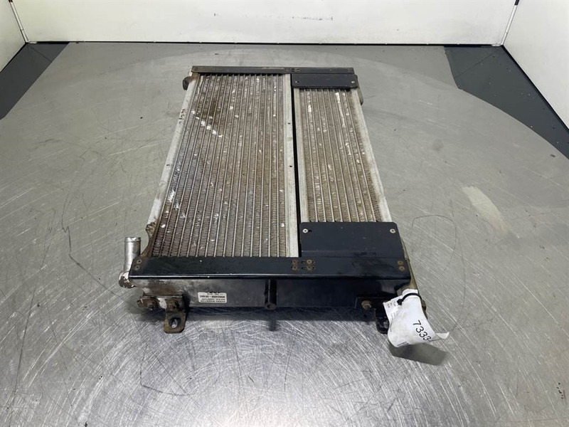 Cat 924G-239-6770-Cooler/Kühler/Koeler - Moteur pour Engins de chantier: photos 2 Cat 924G-239-6770-Cooler/Kühler/Koeler - Moteur pour Engins de chantier: photos 2