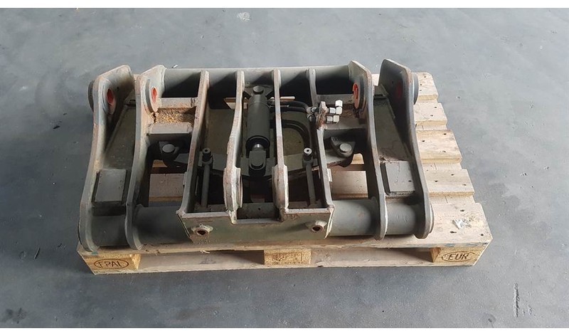 Cat -Verachtert SW2005-Quick coupler/Schnellwechsler - Attache rapide: photos 2 Cat -Verachtert SW2005-Quick coupler/Schnellwechsler - Attache rapide: photos 2