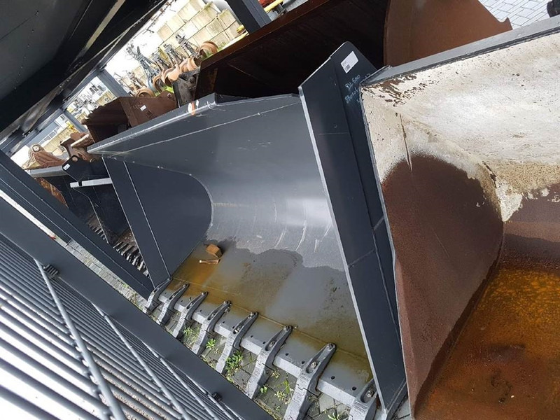 Doosan DL 500 - 3,40 mtr - Bucket/Schaufel/Dichte bak - Godet: photos 1 Doosan DL 500 - 3,40 mtr - Bucket/Schaufel/Dichte bak - Godet: photos 1